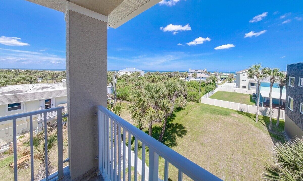 Photo of Patio Balcony in Marineland Acres