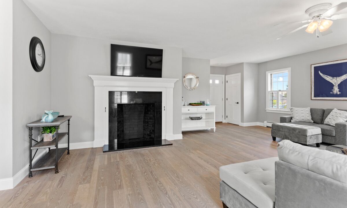 Photo of Livingroom in Dennis