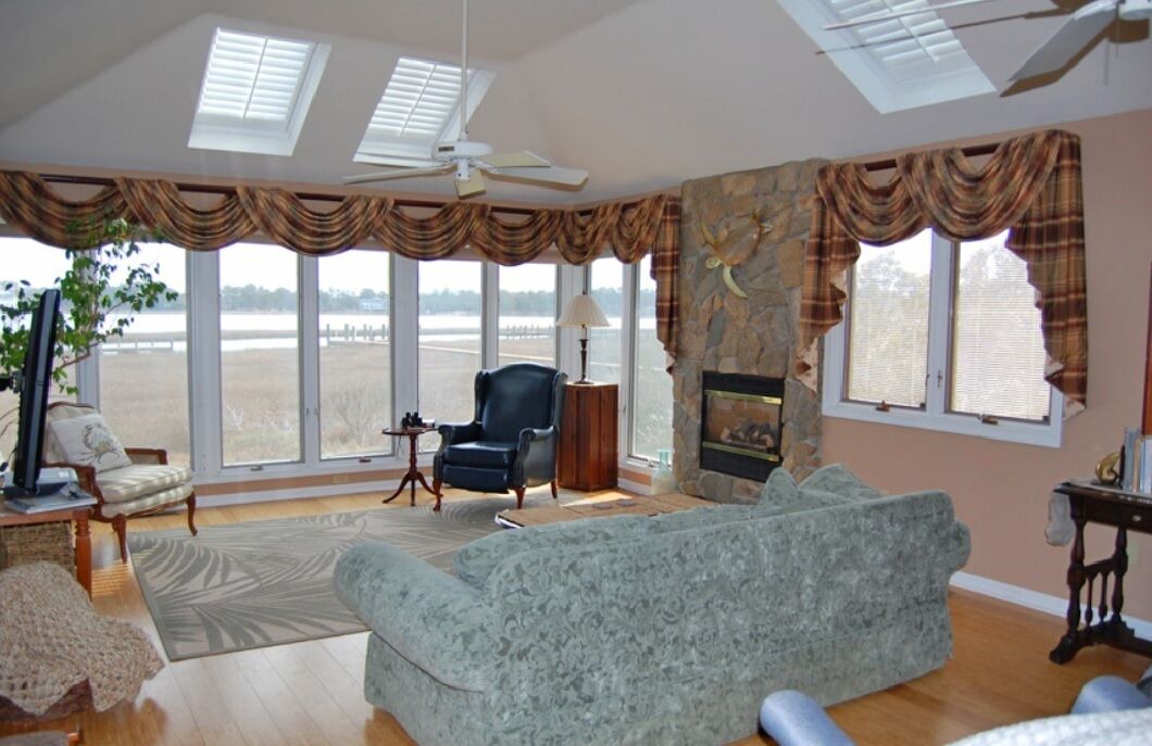 Photo of Livingroom in Deep Hole