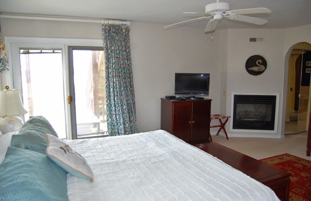 Photo of Bedroom in Deep Hole