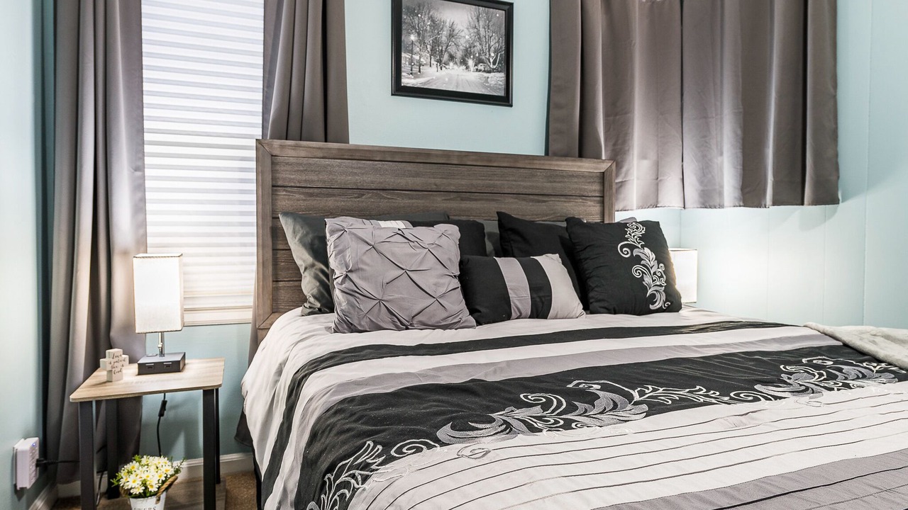Photo of Bedroom in Tonawanda