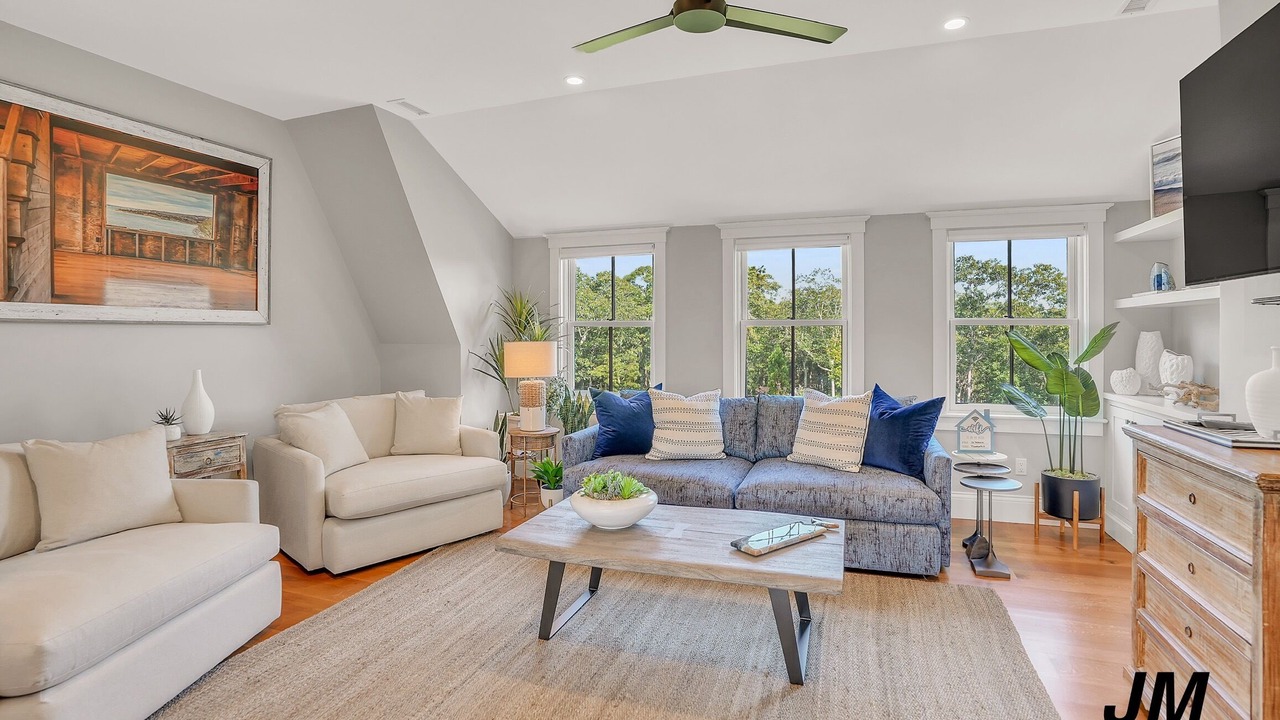 Photo of Livingroom in Lagoon Heights