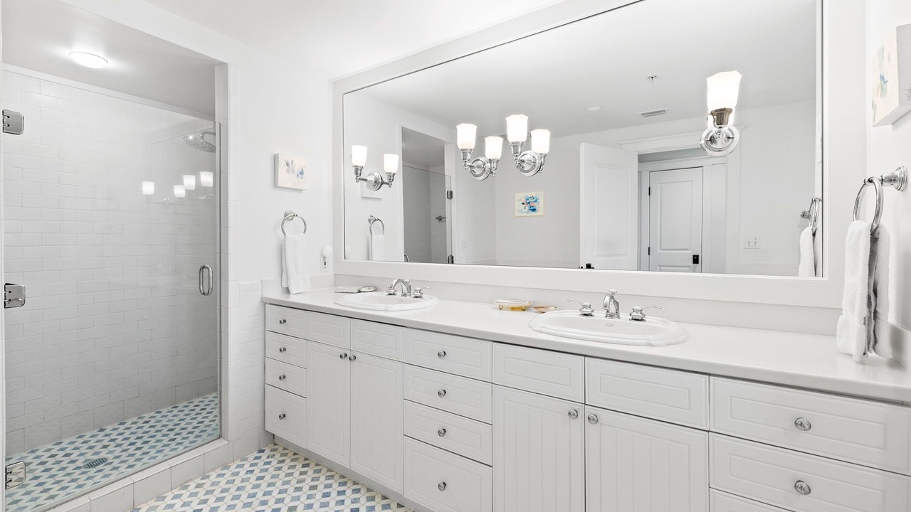 Photo of Bathroom in Gulf District