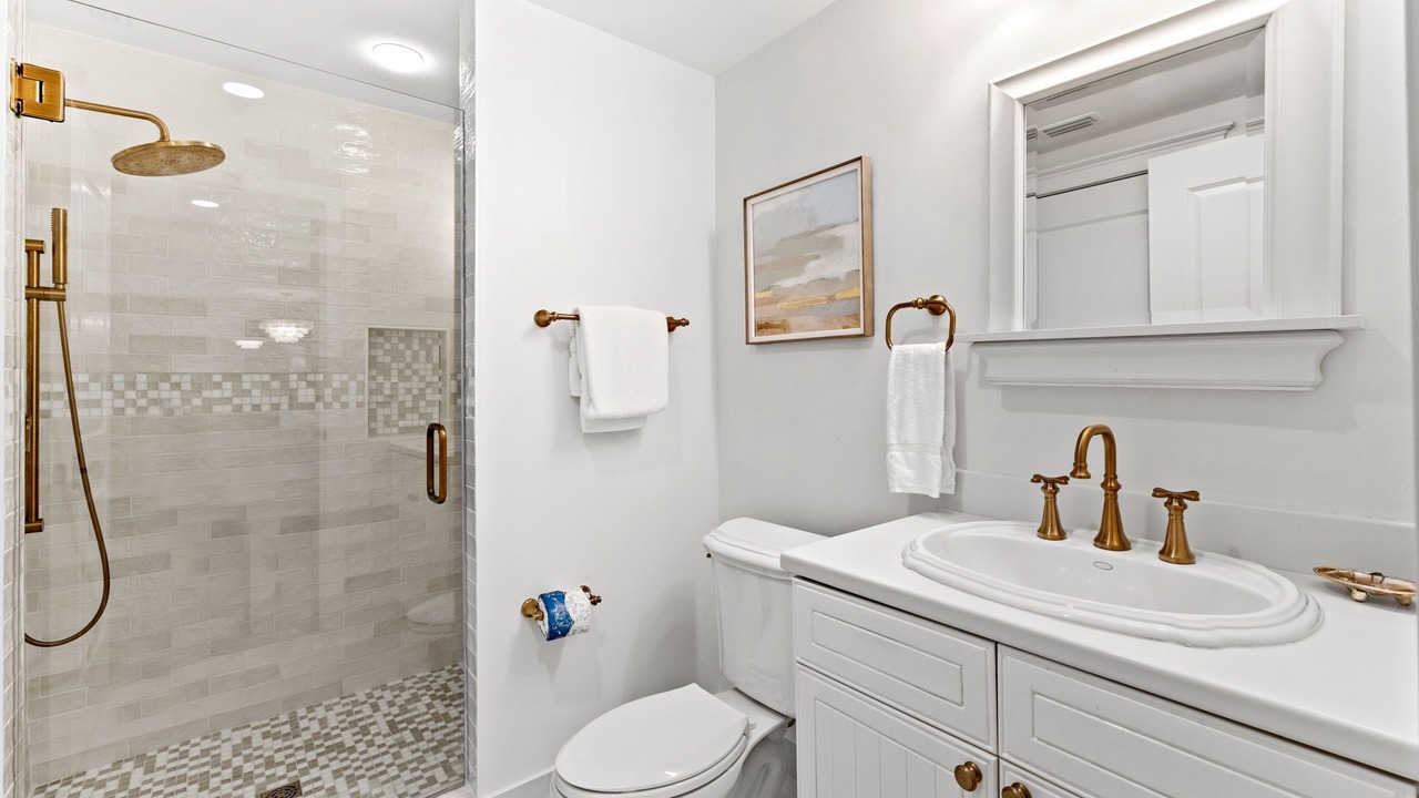 Photo of Bathroom in Gulf District