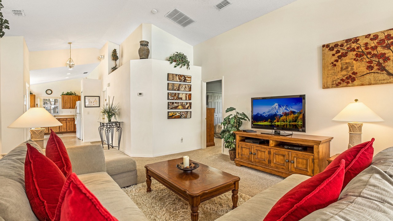 Photo of Livingroom in Orange Tree