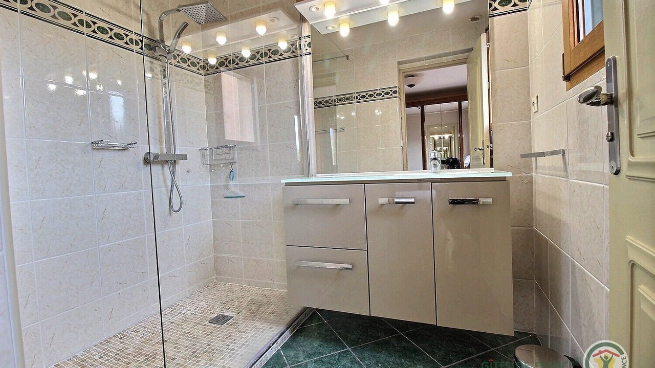 Photo of Bathroom in Louannec