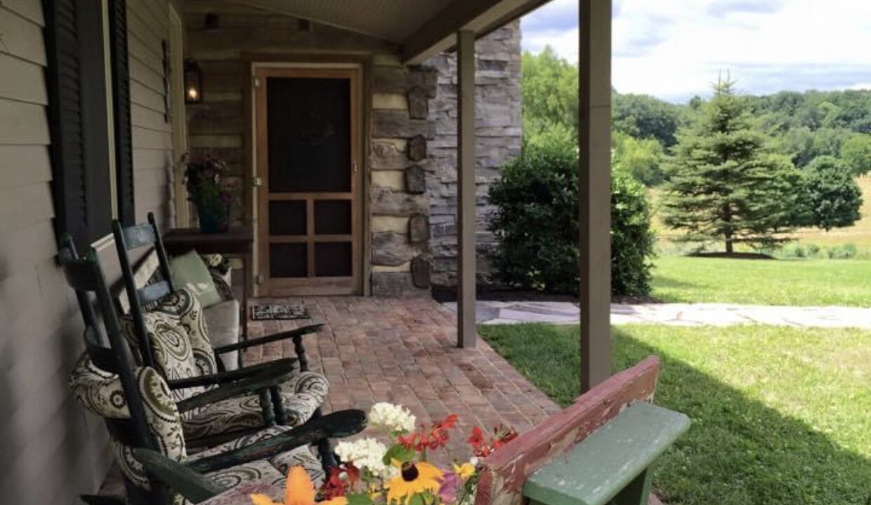 Photo of Patio Balcony in Fort Defiance