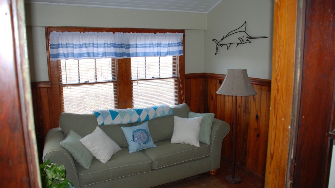 Photo of Livingroom in Bayview