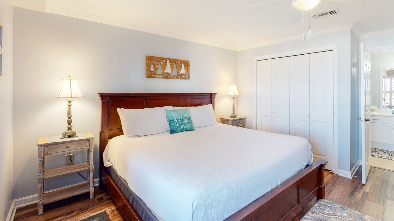 Photo of Bedroom in Miramar Beach
