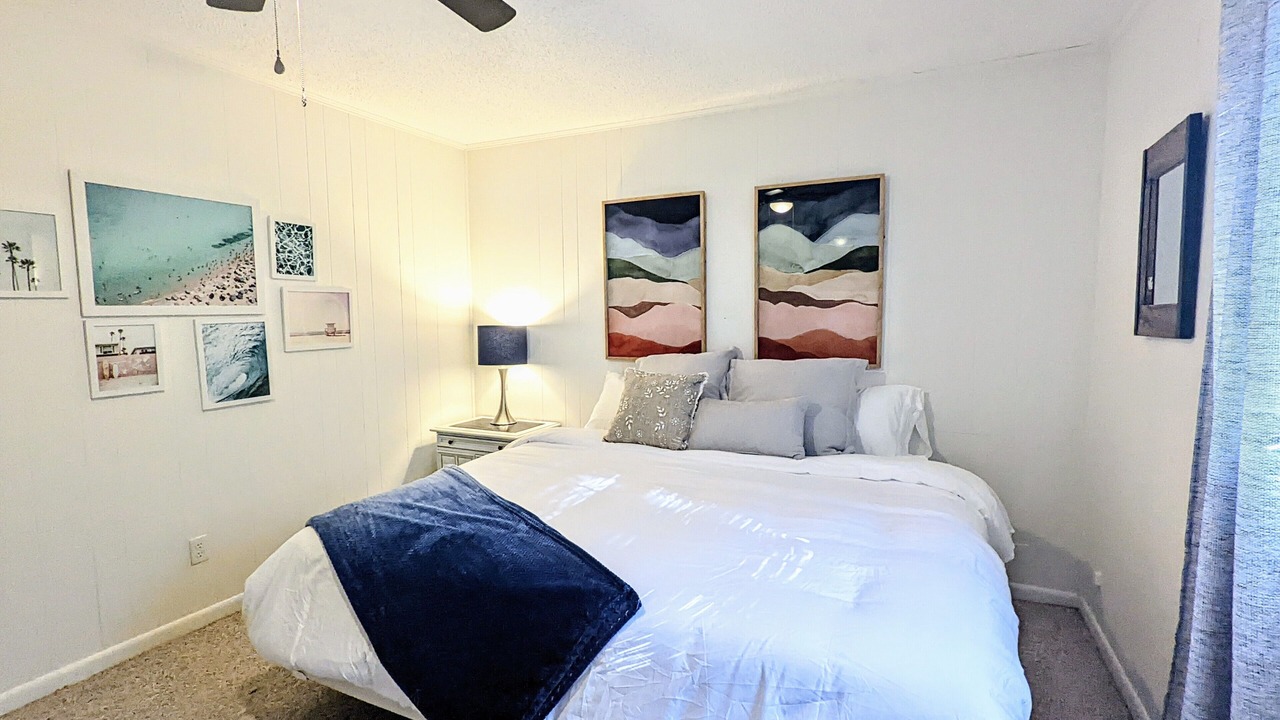 Photo of Bedroom in Hollywood Beach