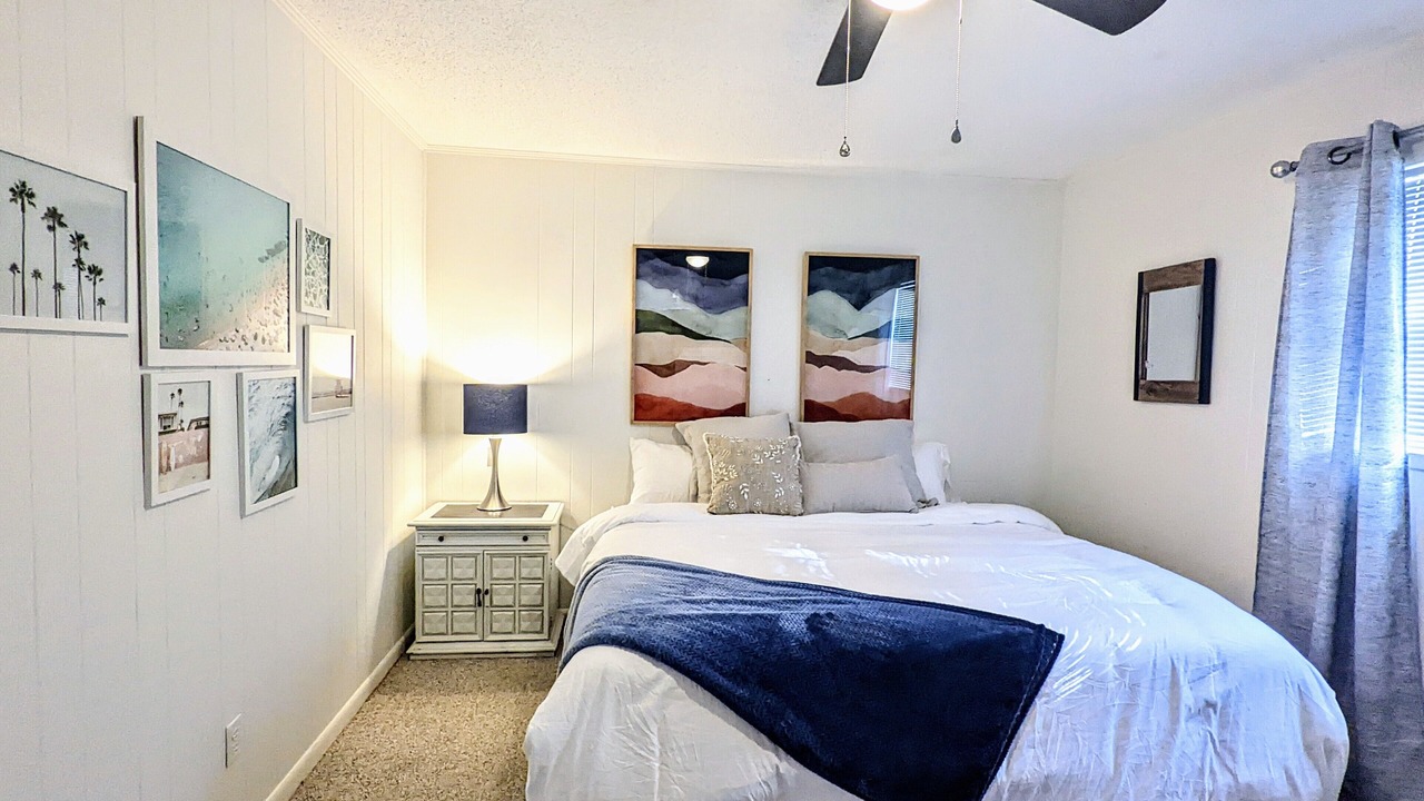 Photo of Bedroom in Hollywood Beach