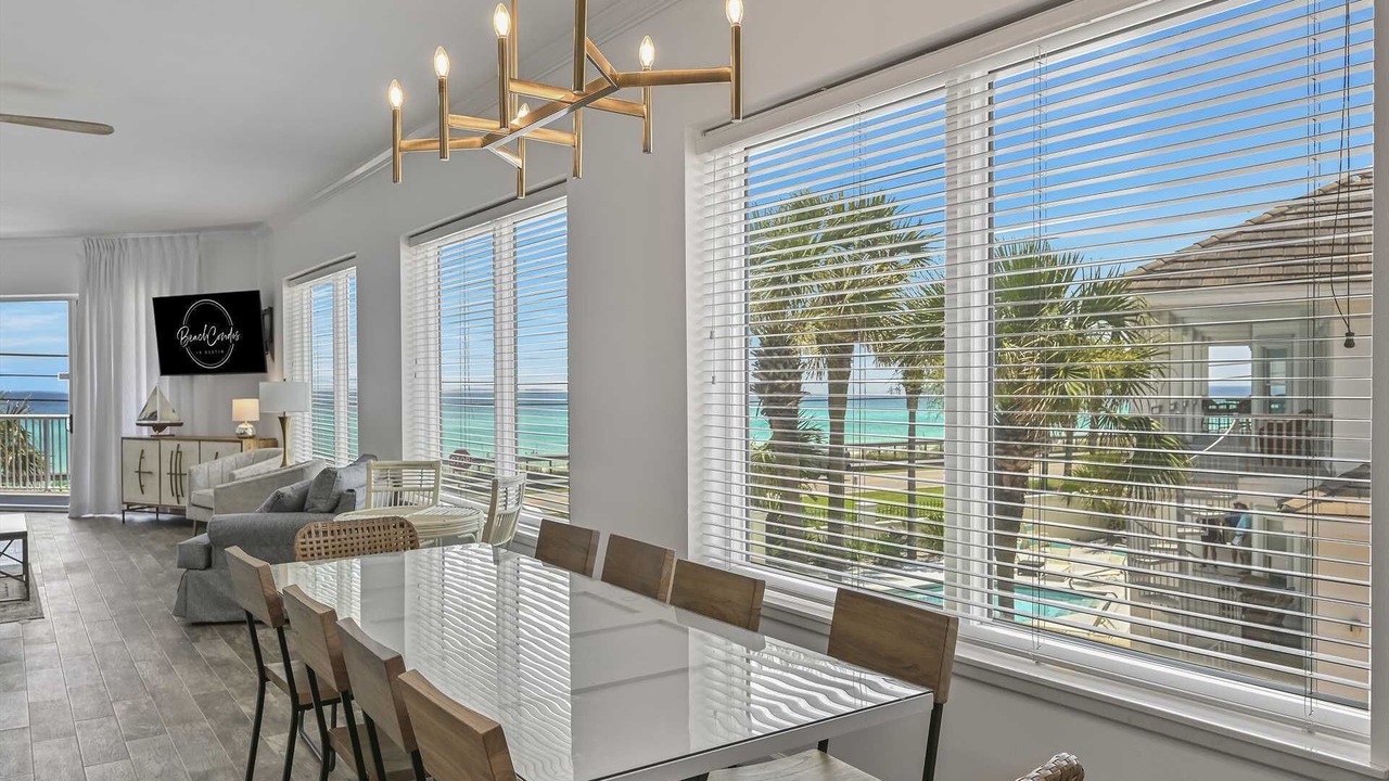 Photo of Livingroom in Avalon Beach Estates