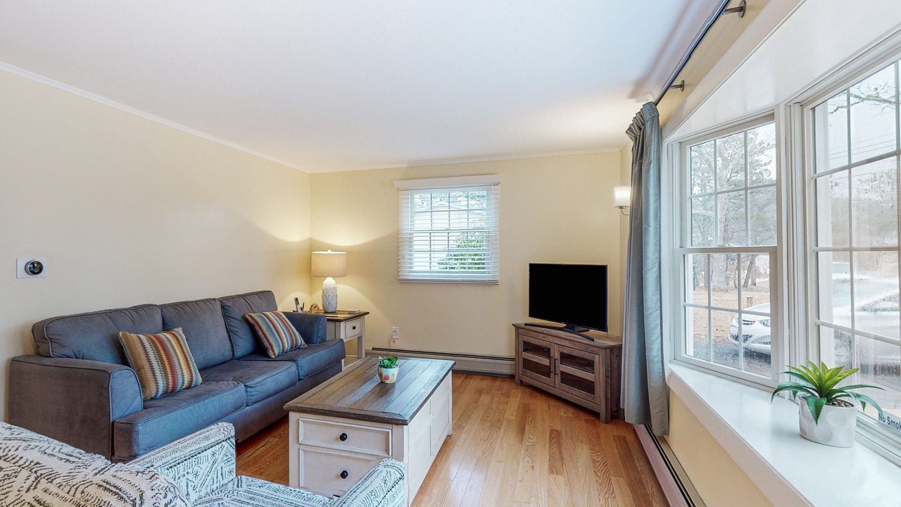 Photo of Livingroom in East Harwich