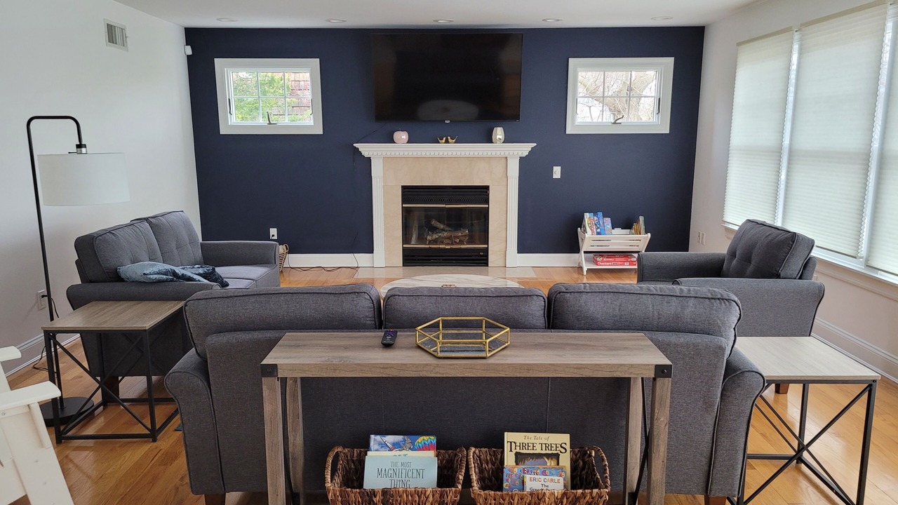Photo of Livingroom in Center Moriches