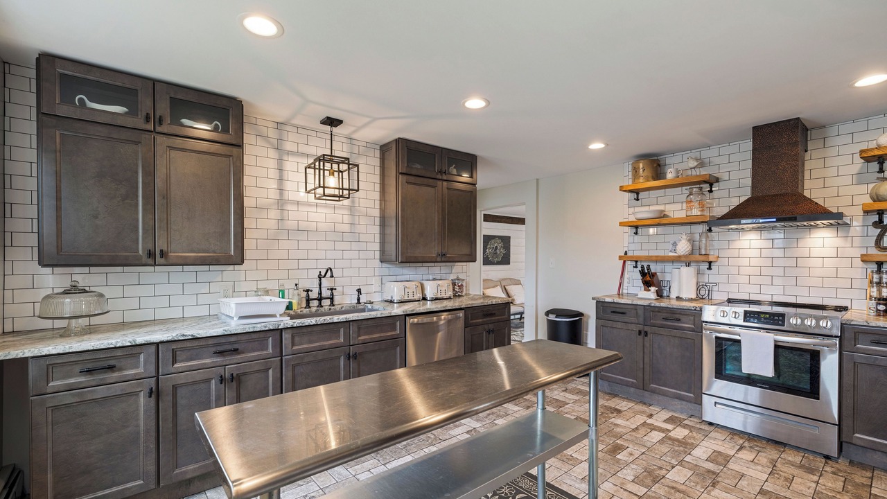Photo of Kitchen in Downtown Niagara Falls
