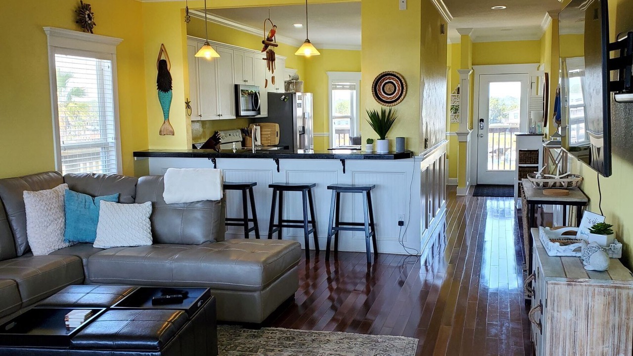 Photo of Livingroom in Keaton Beach