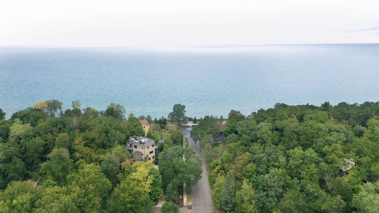 Photo of Others in Beverly Shores