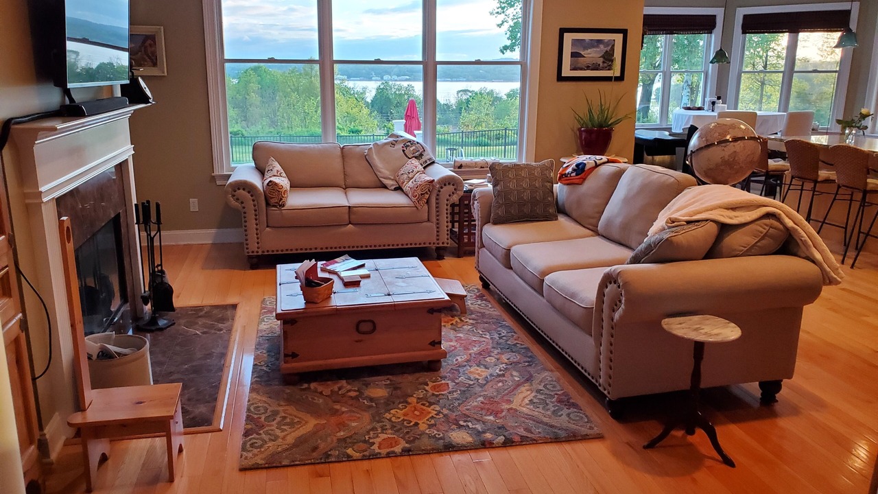 Photo of Livingroom in Beacon