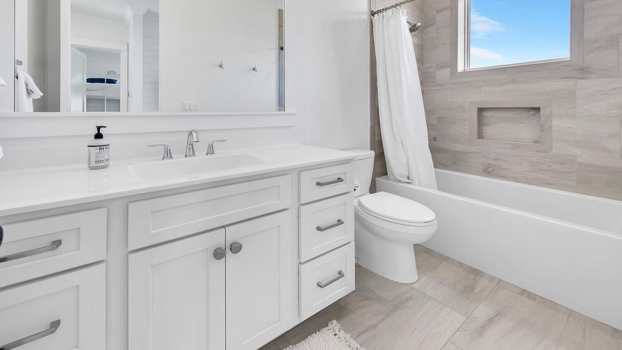 Photo of Bathroom in Greenway Park