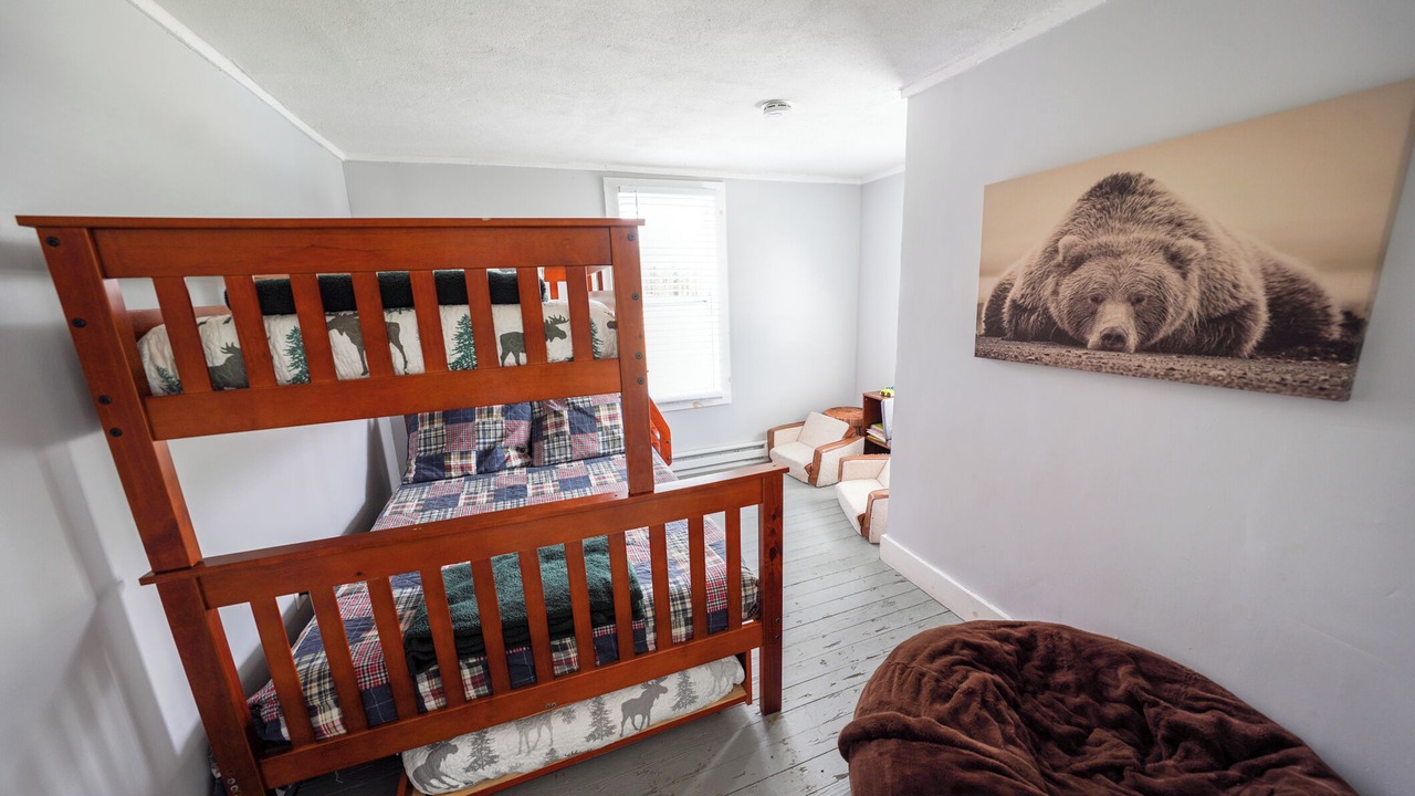 Photo of Bedroom in Boonville