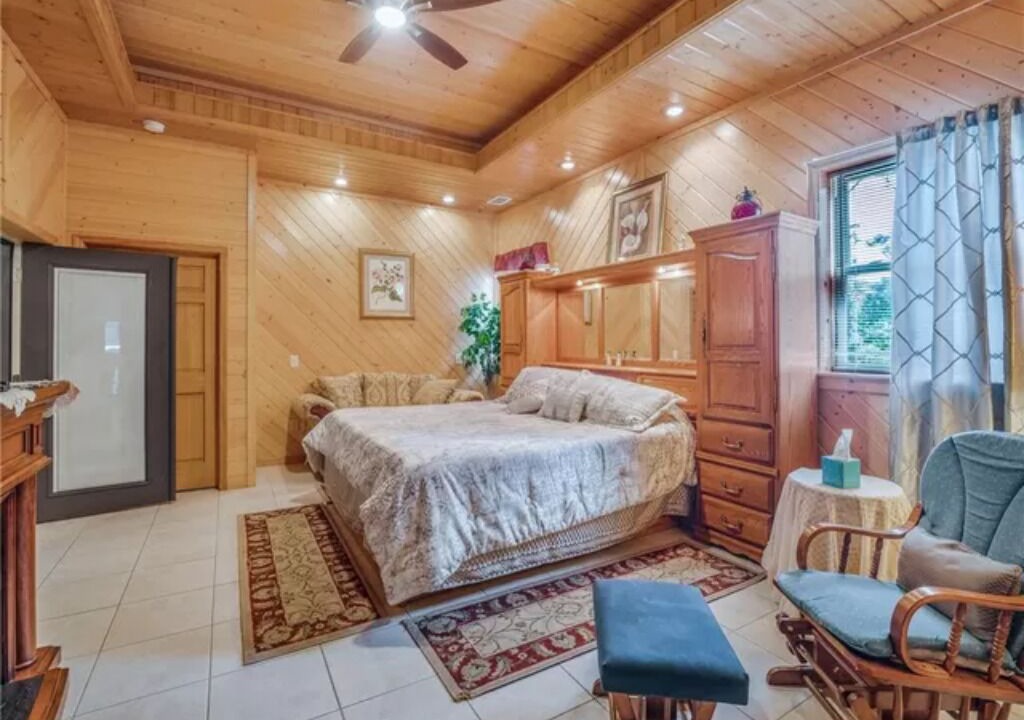 Photo of Bedroom in Homosassa Springs