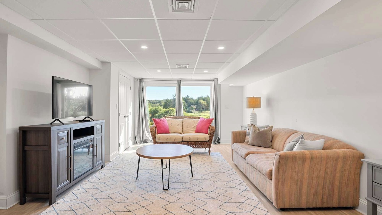 Photo of Livingroom in Barnstable