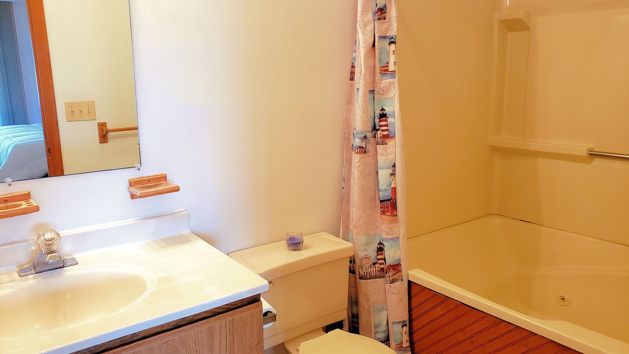 Photo of Bathroom in Deep Hole