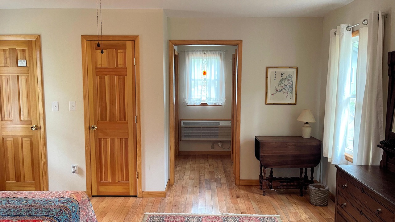 Photo of Bedroom in Piney Island