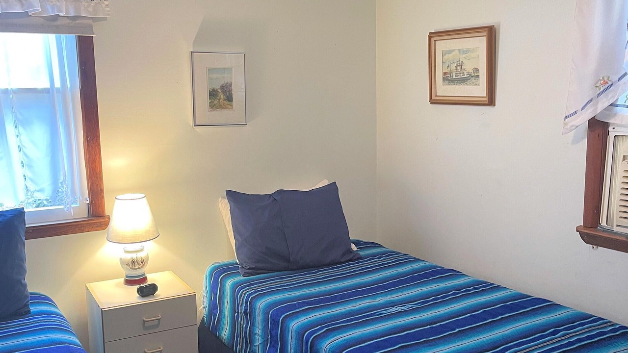 Photo of Bedroom in Piney Island