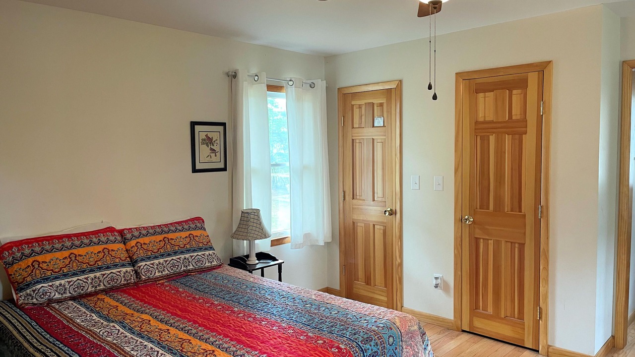 Photo of Bedroom in Piney Island