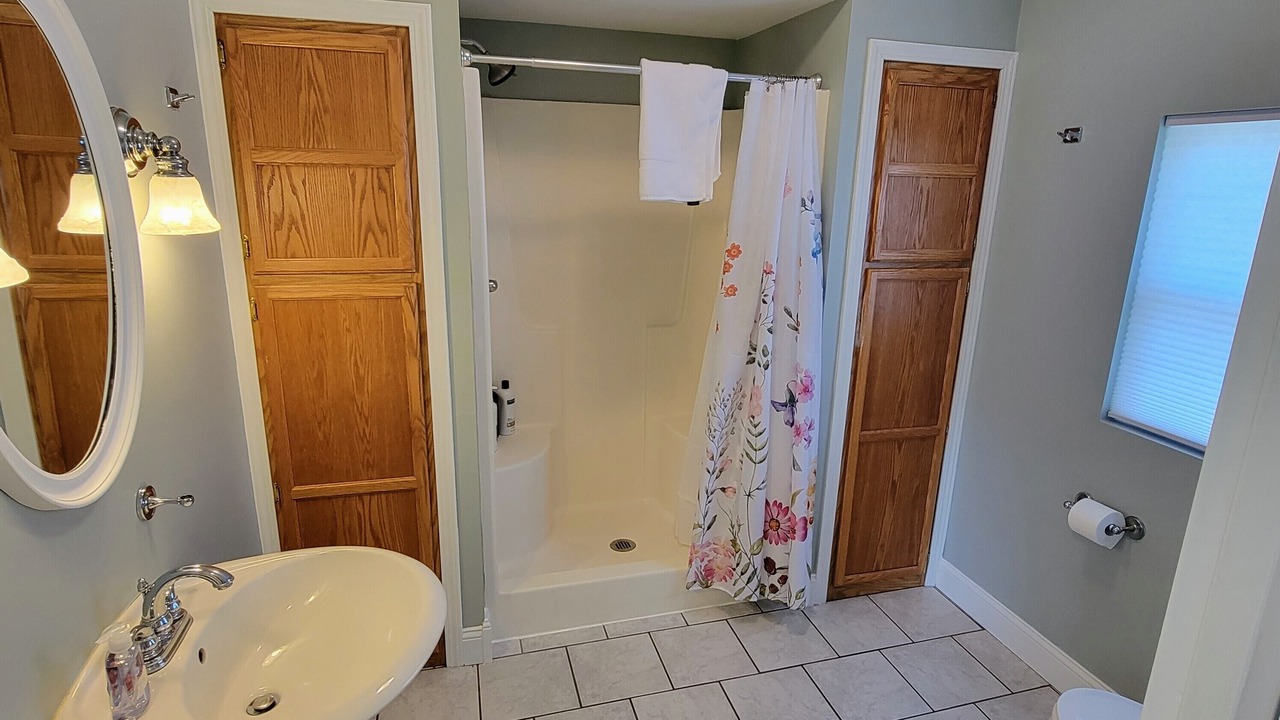Photo of Bathroom in Town of Pines