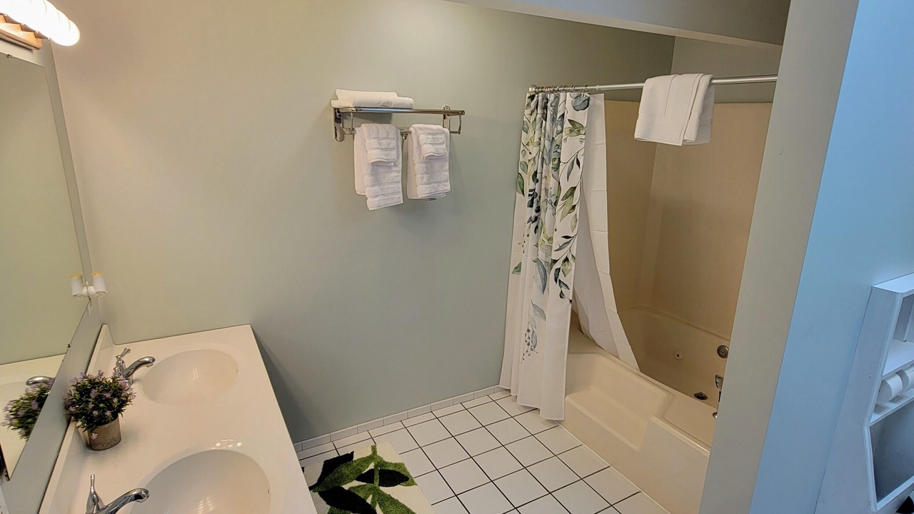 Photo of Bathroom in Town of Pines