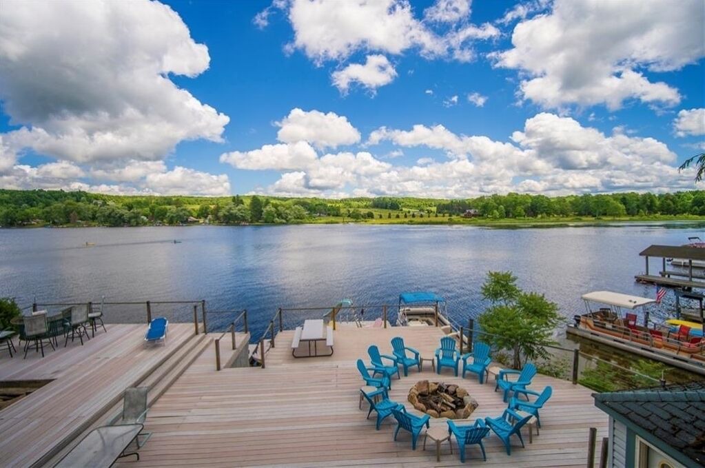 Photo of Patio Balcony in Findley Lake