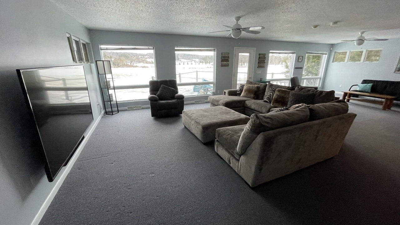 Photo of Livingroom in Findley Lake