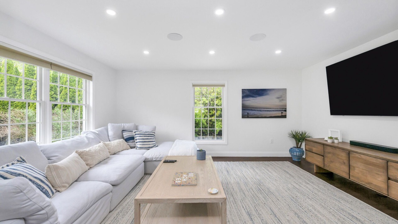 Photo of Livingroom in Westhampton