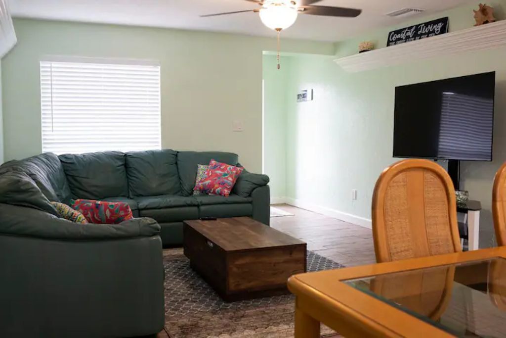 Photo of Livingroom in Port Saint John
