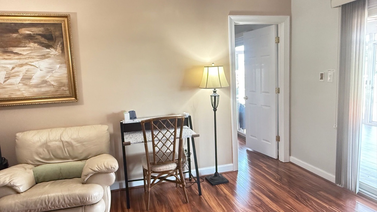 Photo of Livingroom in Hampton