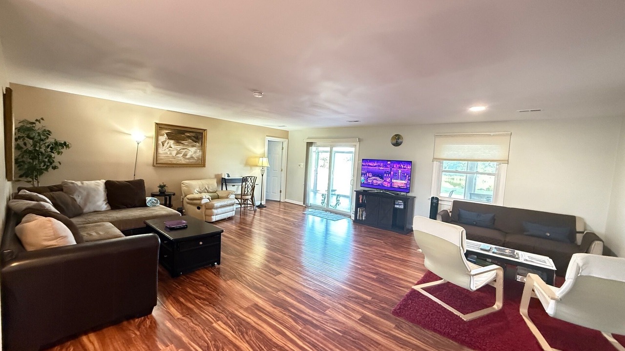 Photo of Livingroom in Hampton