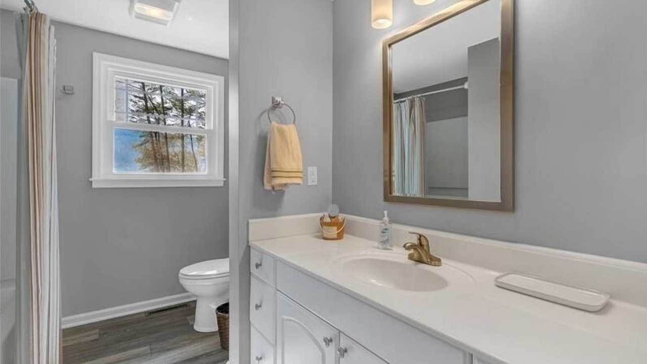 Photo of Bathroom in Huddleston