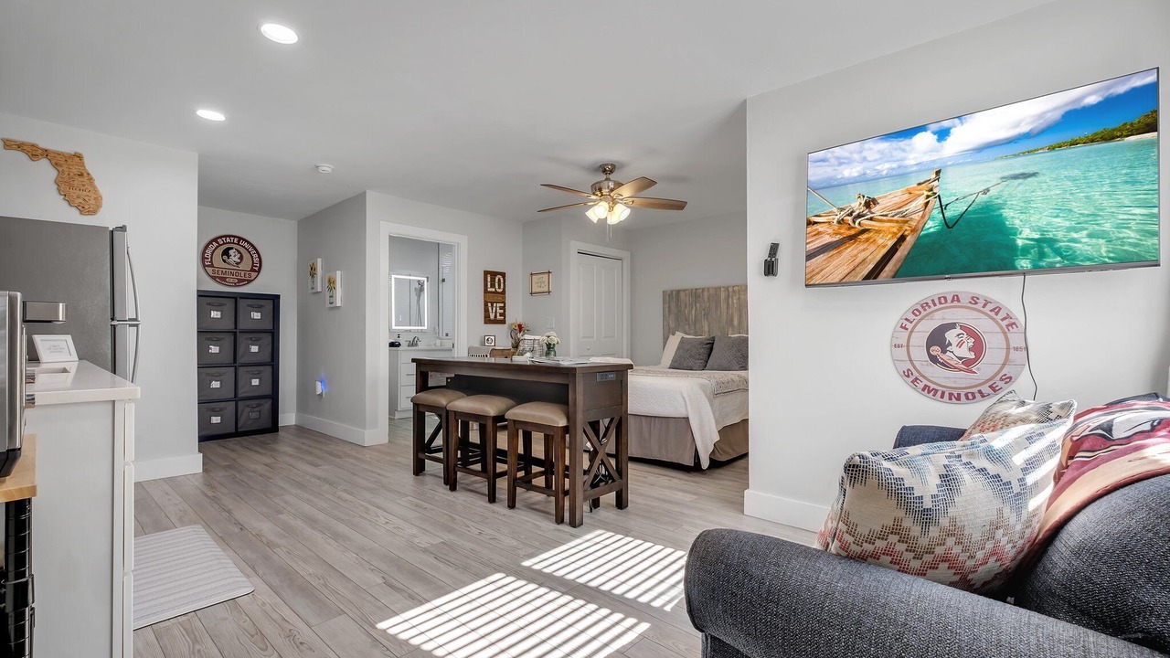 Photo of Livingroom in Tallahassee