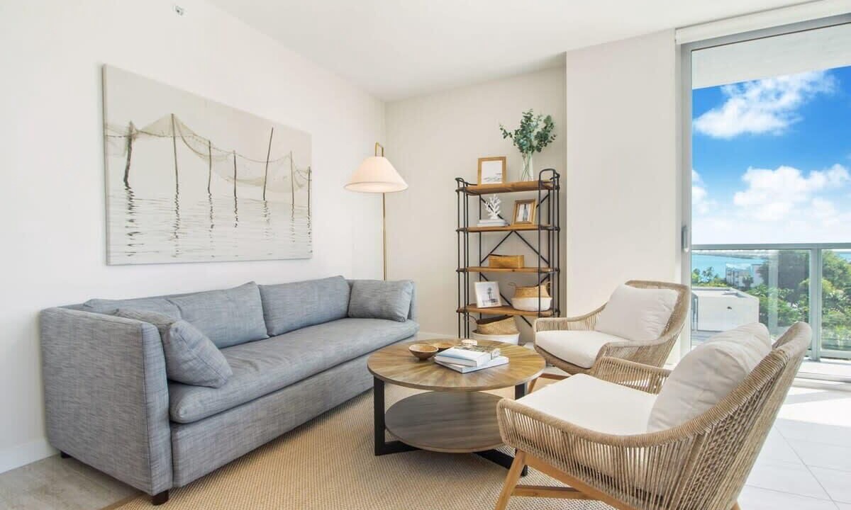 Photo of Livingroom in Northeast Miami