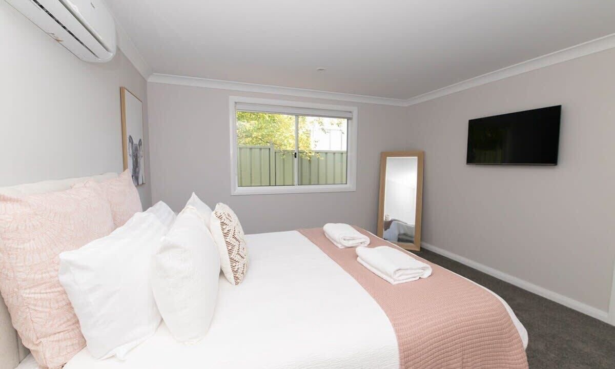 Photo of Bedroom in Bletchington