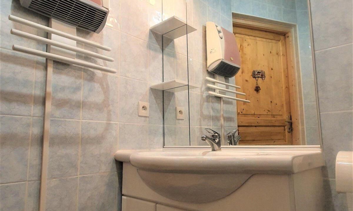 Photo of Bathroom in Saint-Etienne-en-Devoluy
