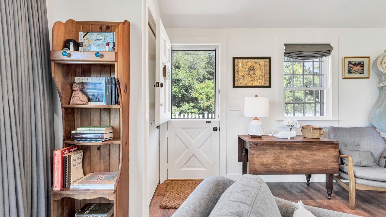 Photo of Livingroom in Barnstable