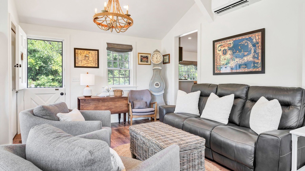 Photo of Livingroom in Barnstable