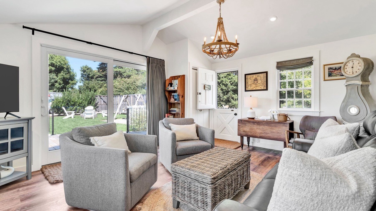 Photo of Livingroom in Barnstable