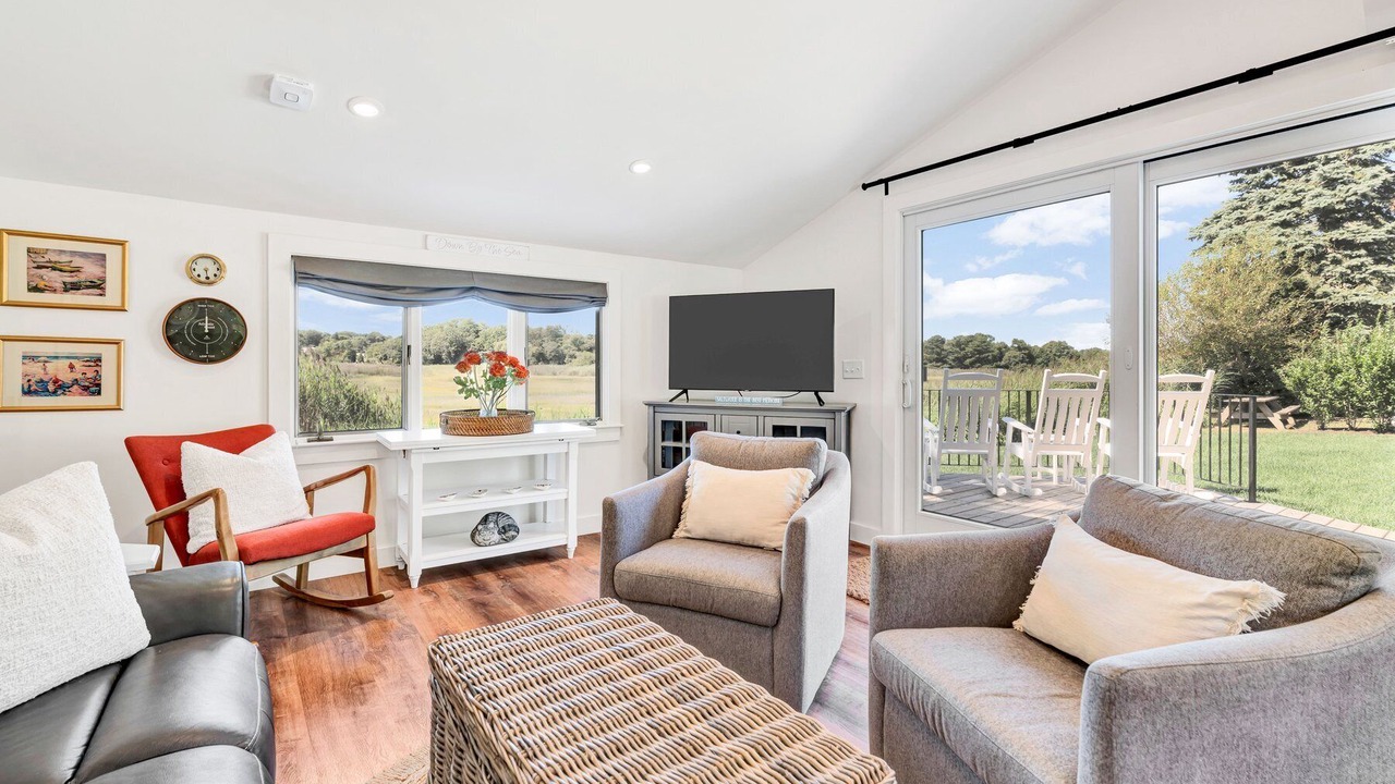 Photo of Livingroom in Barnstable
