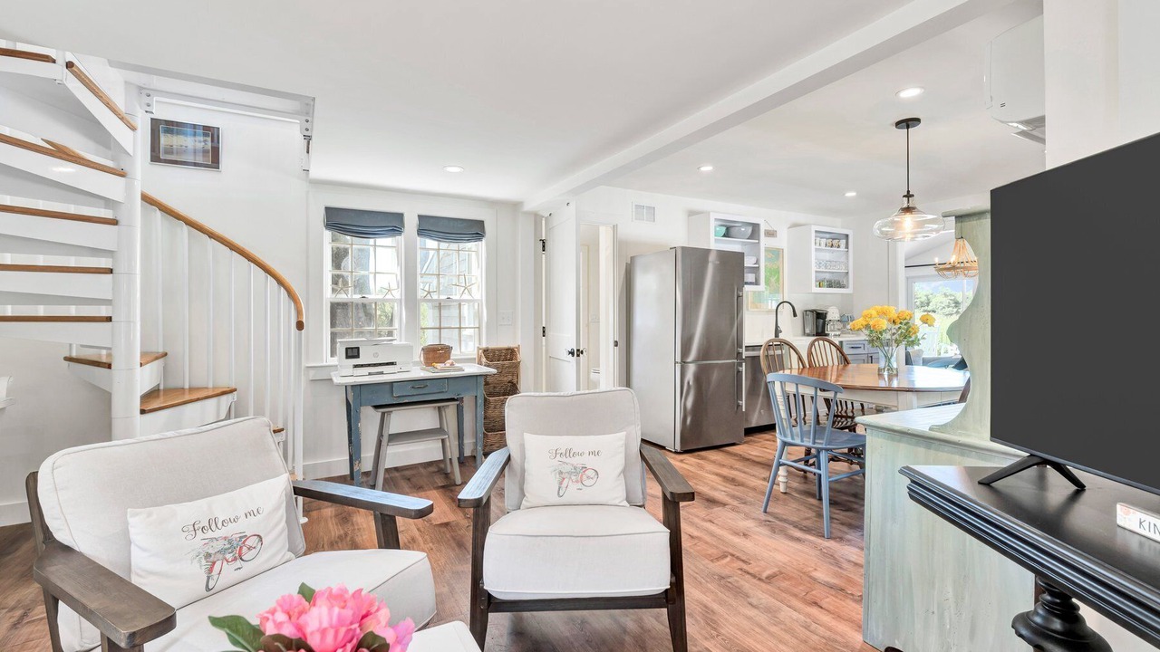Photo of Livingroom in Barnstable