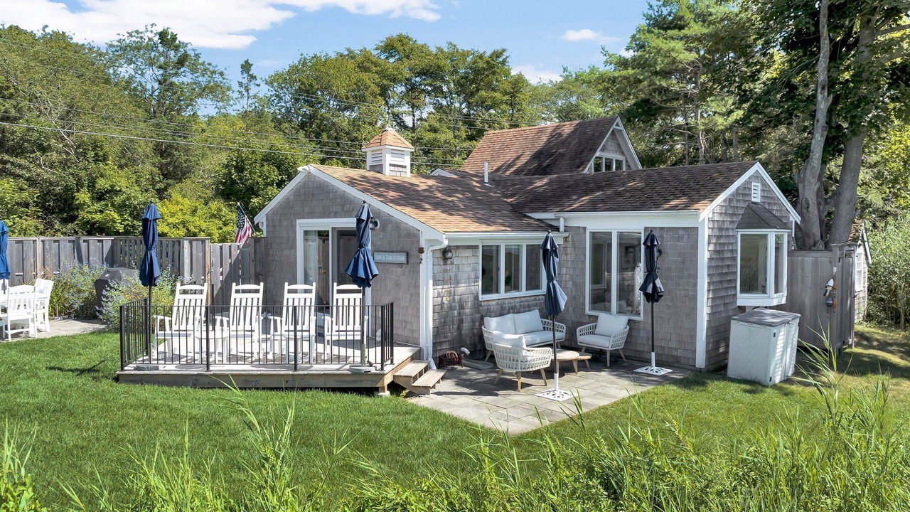 Photo of Patio Balcony in Barnstable