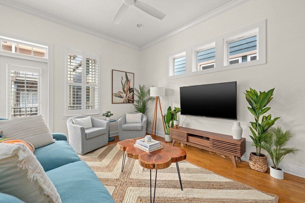 Photo of Livingroom in Crescent Beach